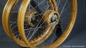Motorrad Laufräder in Gold Metallic pulverbeschichten