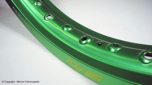 SM Pro Felge in grün eloxiert für Motorrad Speichenräder.
